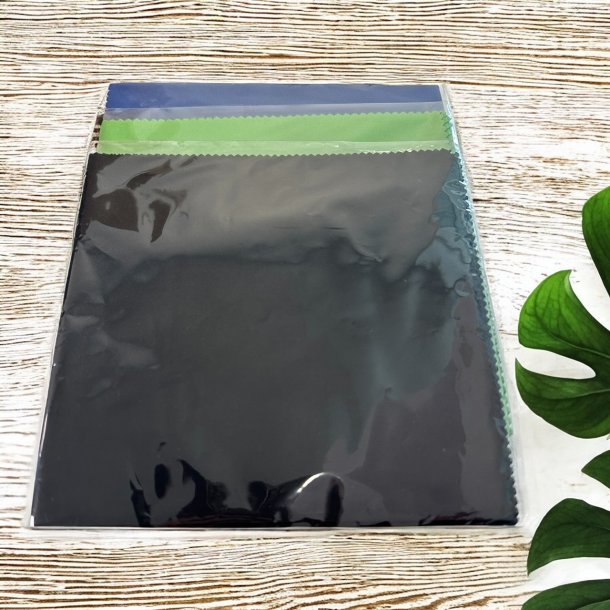 Mikrofiberklude sorte 28X30cm i klar folie